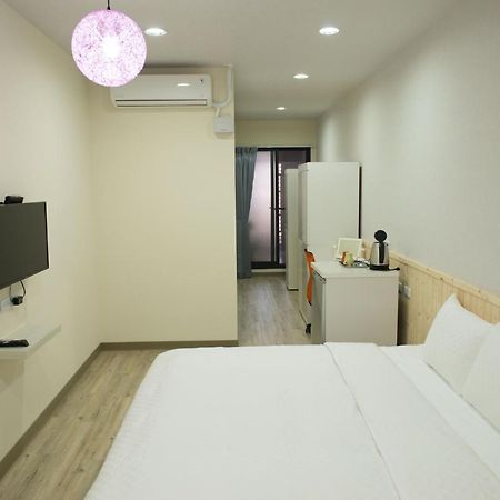 דירות טאינאן Didi House無人化自助入住#附車位有限須預約 מראה חיצוני תמונה